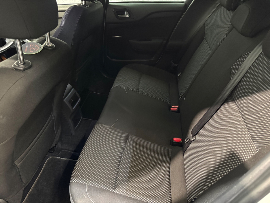 DS Automobiles DS 4 1.2 PURETECH 130 ELEGANCE — thumbnail 25