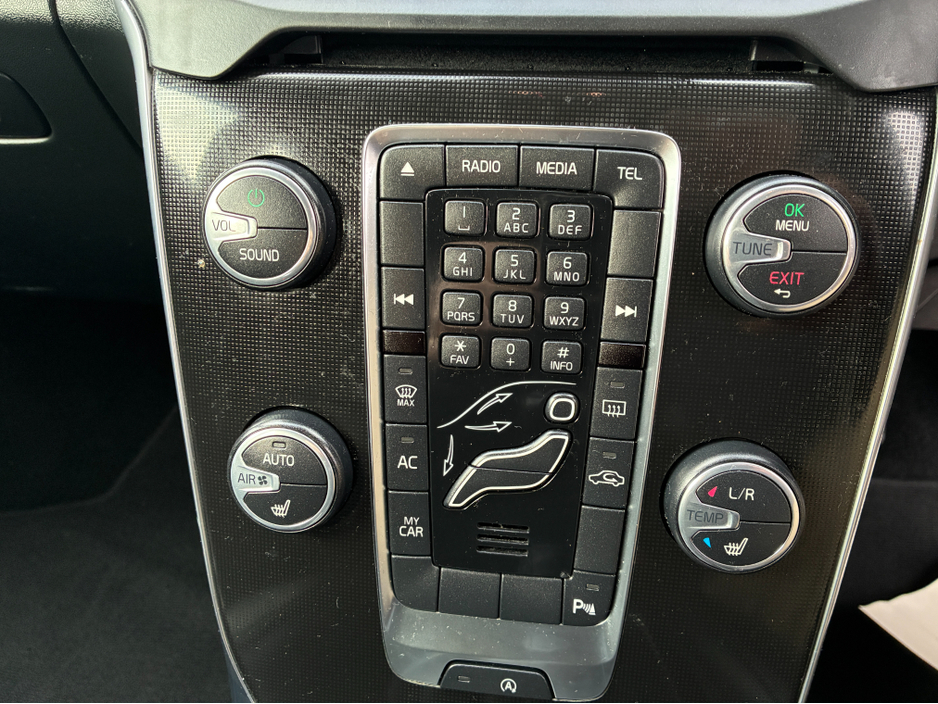 2018 Volvo V40 2L Diesel For Sale Images