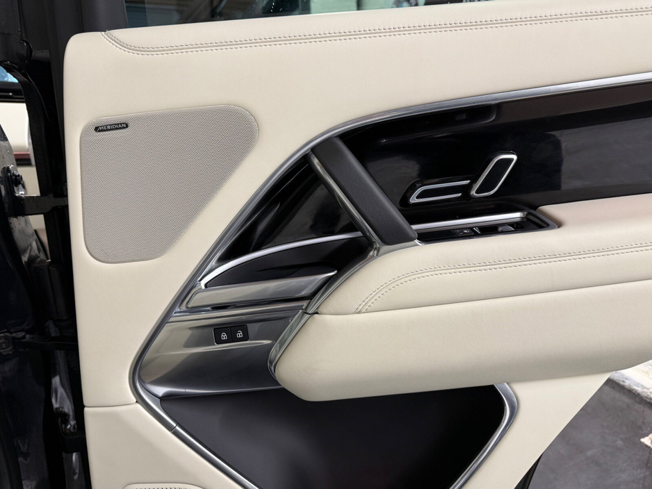 2022 Land Rover Range Rover 3.0L Petrol Plug-in Hybrid For Sale Images