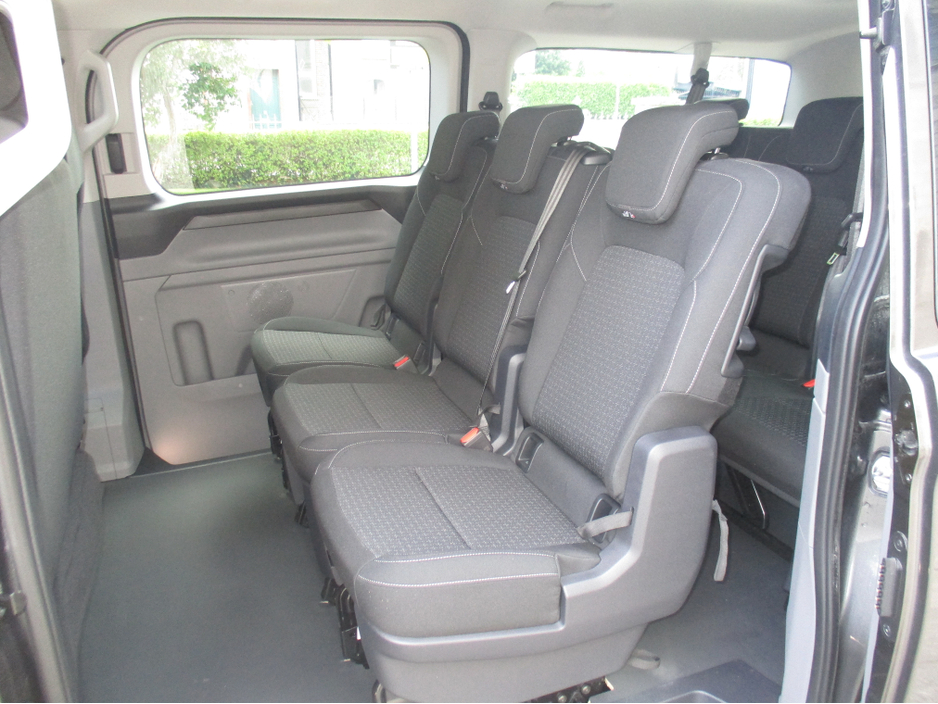 2026 Ford Transit Custom Kombi 2.5L Petrol Plug-in Hybrid For Sale Images