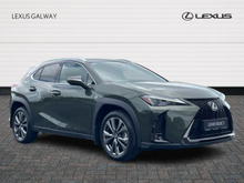 Lexus UX 250 H 2.0H FSPORT DESIGN // Power Folding Mirrors // Apple Carplay // Android Auto // Dual Zone Climate Control // 18 Alloys