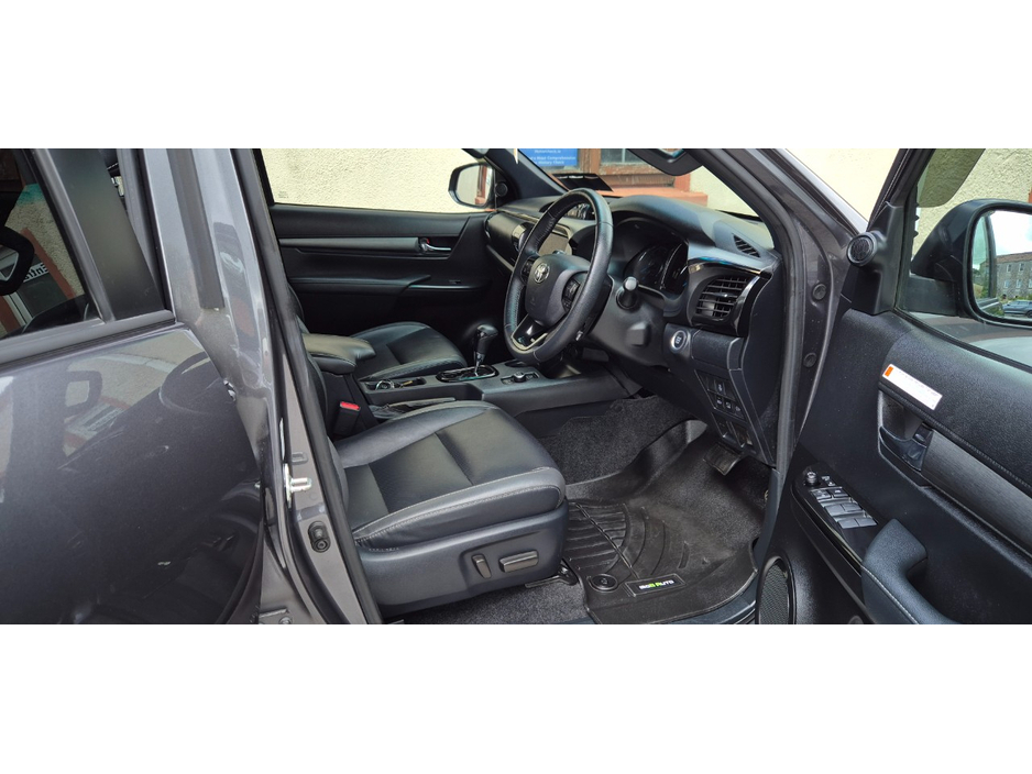 2025 Toyota Hilux 2.8L Diesel For Sale Images