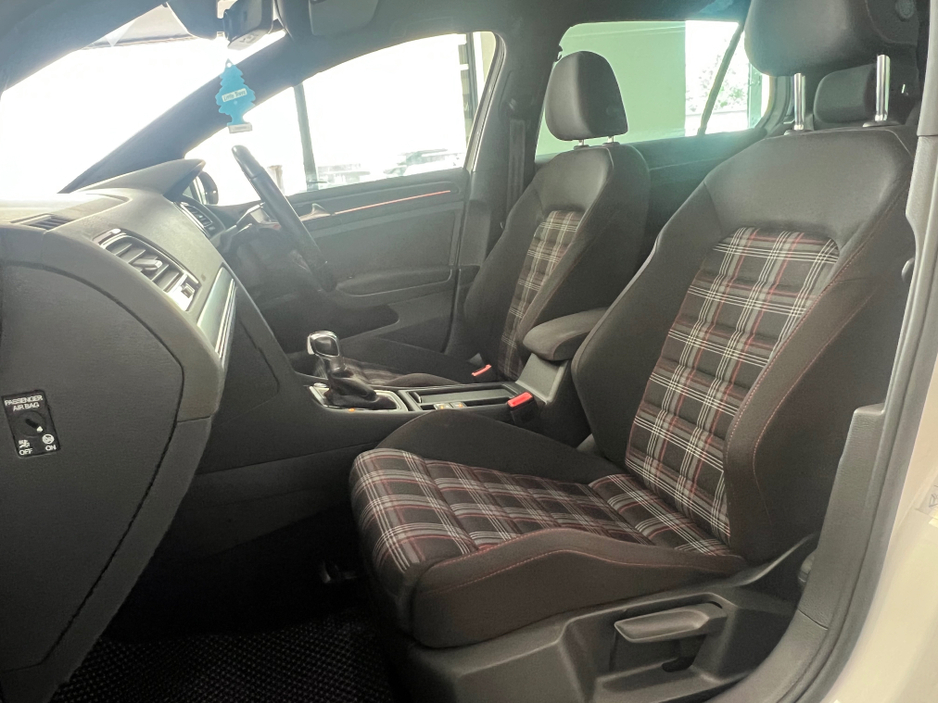2017 Volkswagen Golf 2.0L Petrol For Sale Images