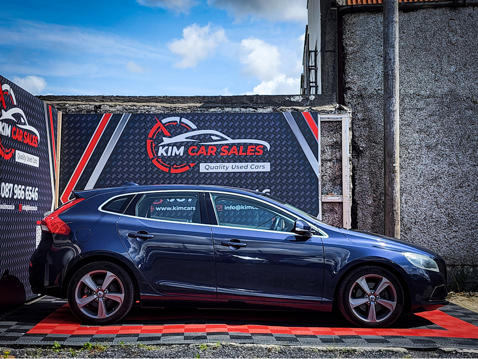 2013 Volvo V40 1.6L Petrol For Sale Images