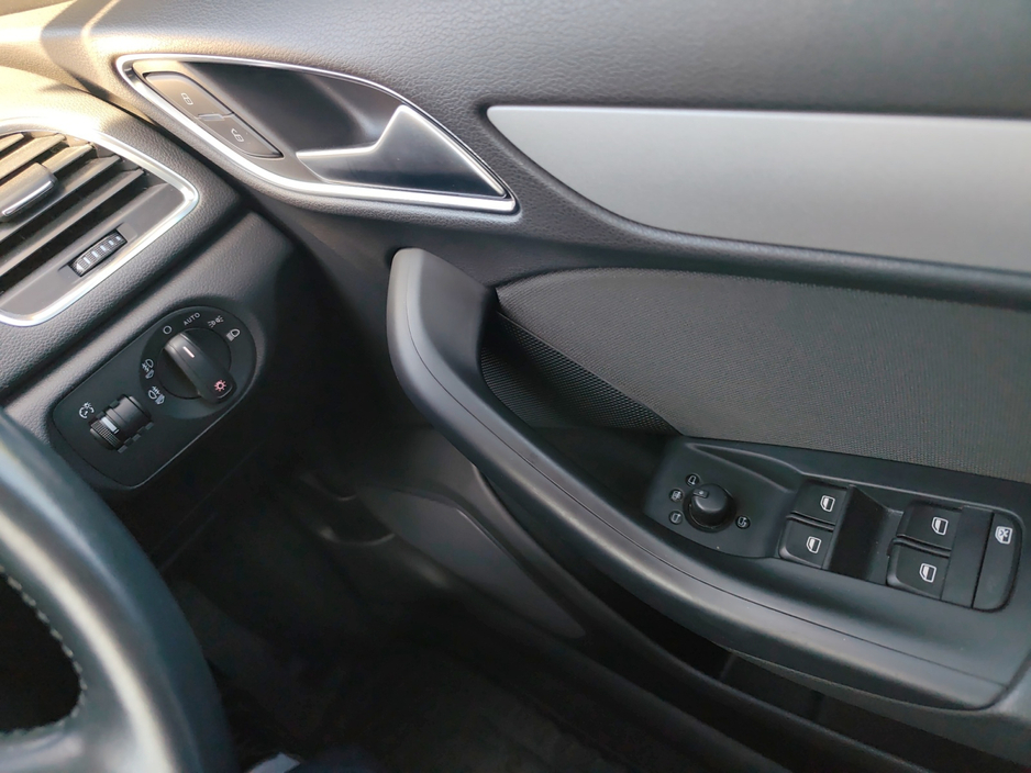Audi Q3 2.0 Petrol Auto — thumbnail 13