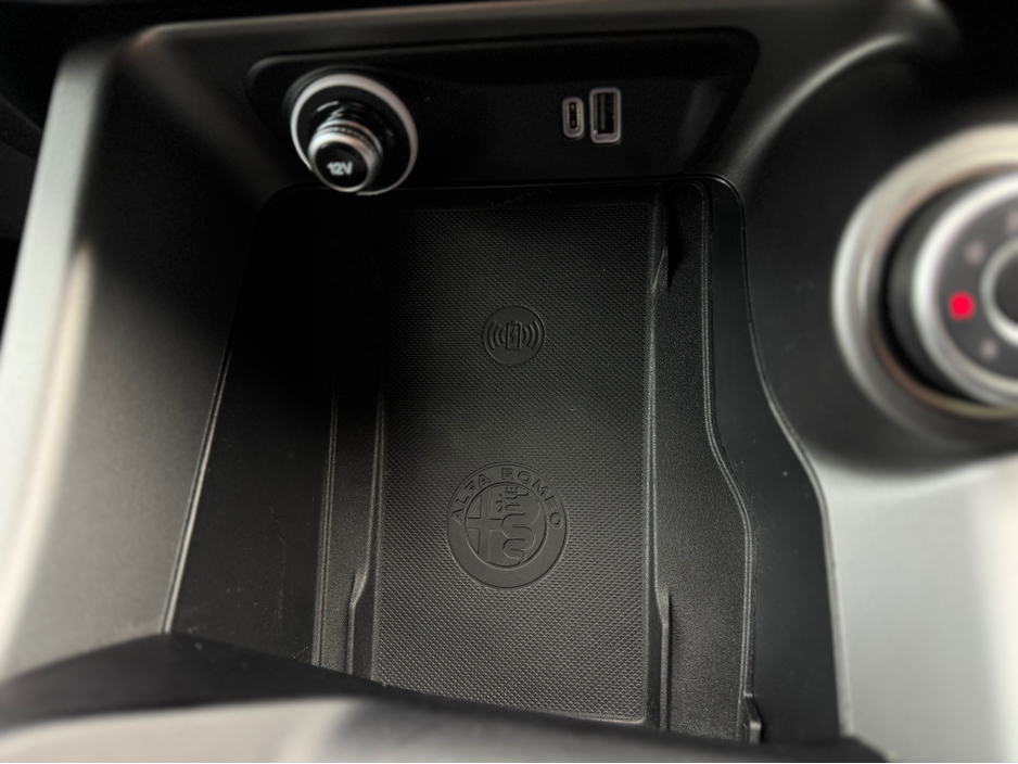 2023 Alfa Romeo Tonale 1.5L Petrol Hybrid For Sale Images
