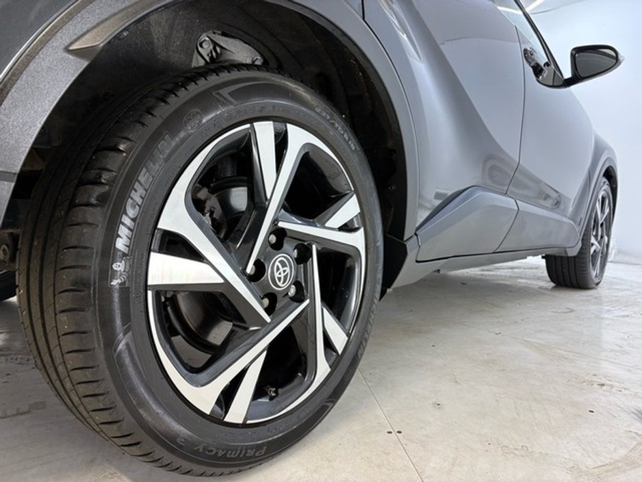 Toyota C-HR — thumbnail 11