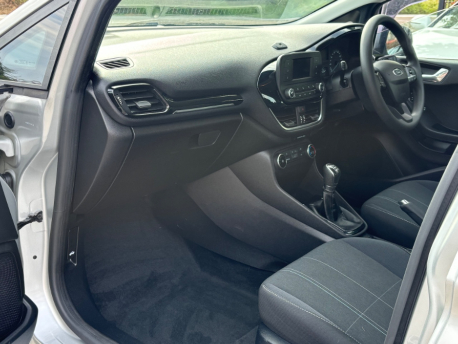 Ford Fiesta 1.1 70PS 5M 4DR ZETEC *FULL SERVICE HISTORY*AA APPROVED* — thumbnail 5