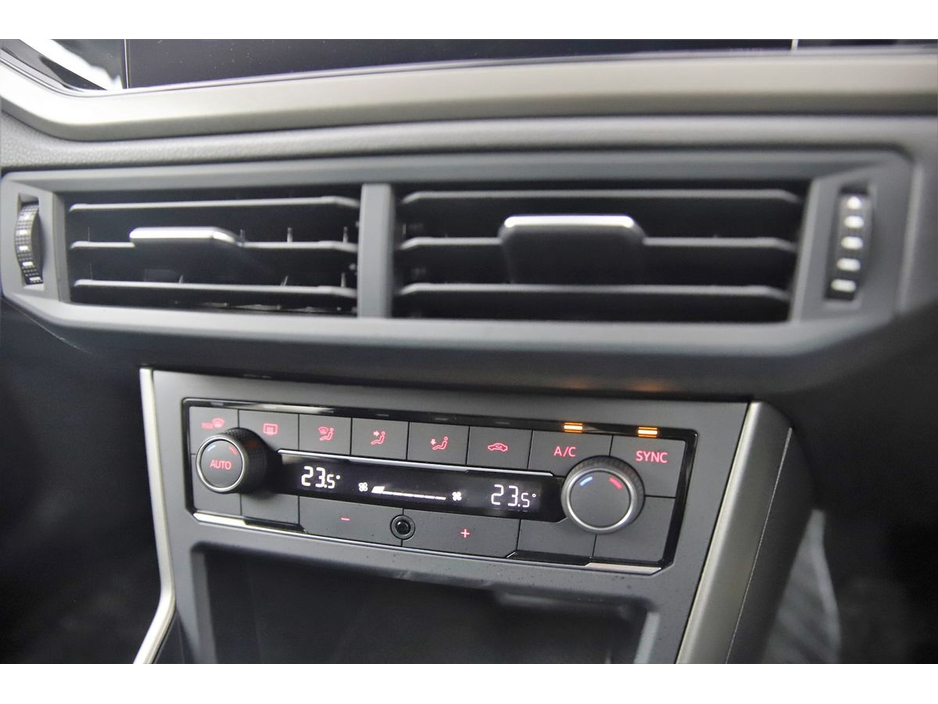 Volkswagen Polo 1.0 TSI DSG COMFORTLINE *DIG DASH*CARPLAY*REVERSE CAM*PARK SENSORS* — thumbnail 20