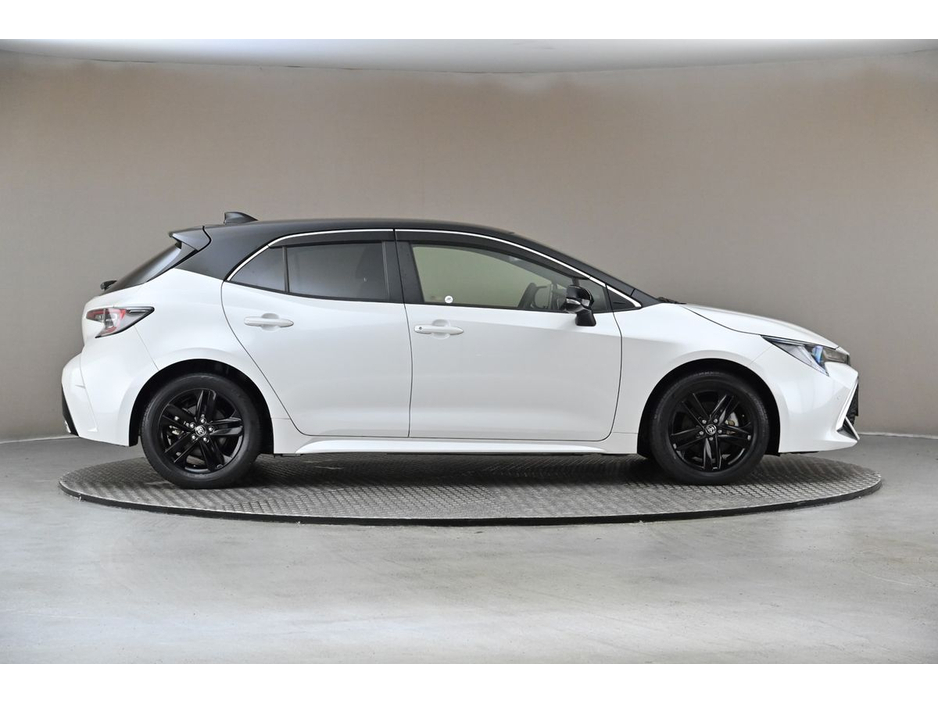 Toyota Corolla 1.8 HYBRID SPORT *BI-TONE ROOF*HALF LEATHER SPORT SEATS*REVERSE CAM* — thumbnail 11