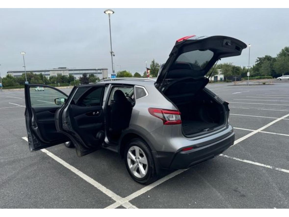 Nissan Qashqai 1.2 SV 18 4DR — thumbnail 12