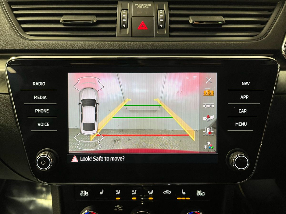 Skoda Superb Sportline DSG 2.0TDI 150BHP - Reversing Camera - Sunroof - Climate Control - Heated Seats - Cruise Control - Keyless Start - Apple CarPlay/Android Auto — thumbnail 14