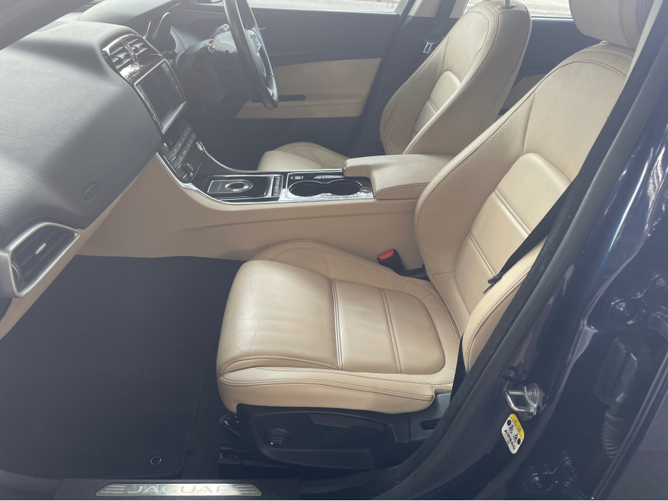 Jaguar XE PRESTIGE AUTO SANDSTONE LEATHER only 86000kms — thumbnail 5