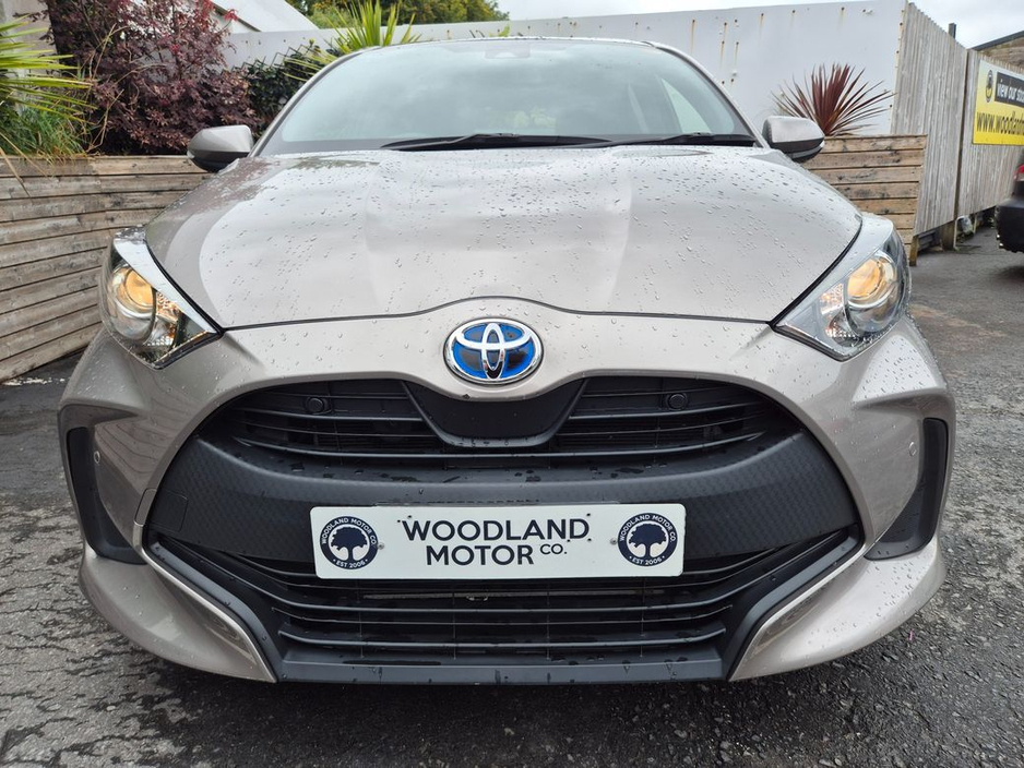 Toyota Yaris 1.5 HYBRID / X SPEC / BEST SMALL CAR ON THE ROAD / TAX €150 — thumbnail 4