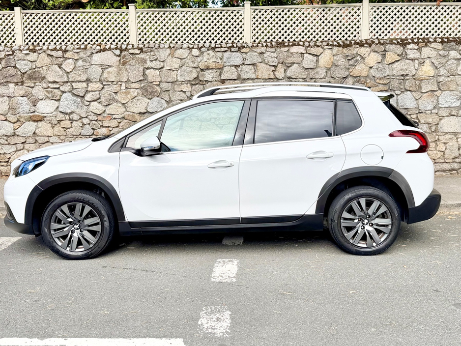 Peugeot 2008 1.2 PTECH ALLURE PREMIUM 82 5DR — thumbnail 3