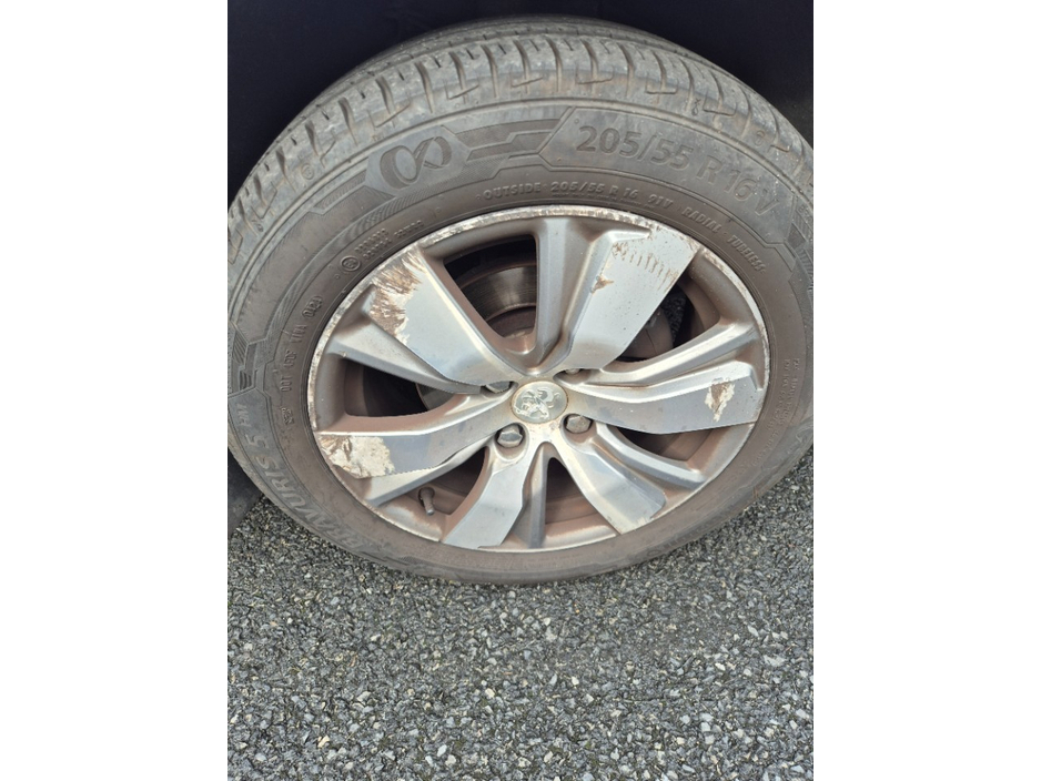 Peugeot 2008 1.6 E-HDI ALLURE EGC 5DR AUTO — thumbnail 14