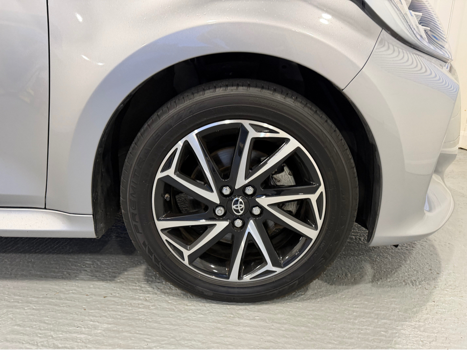 2022 Toyota Yaris 1.5L Hybrid For Sale Images
