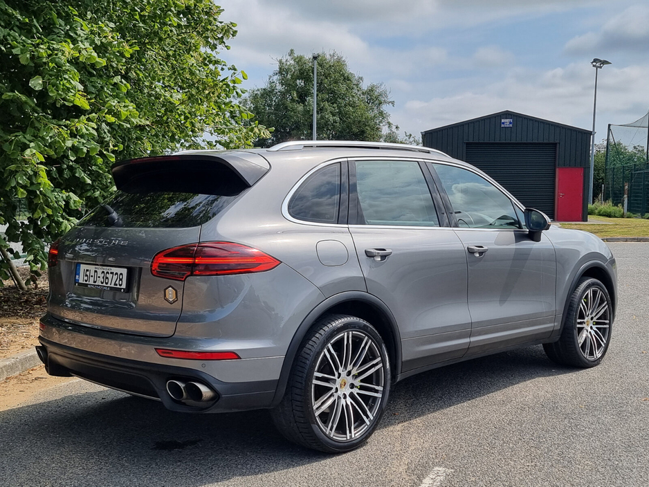 2015 Porsche Cayenne 3L Petrol Plug-in Hybrid For Sale Images