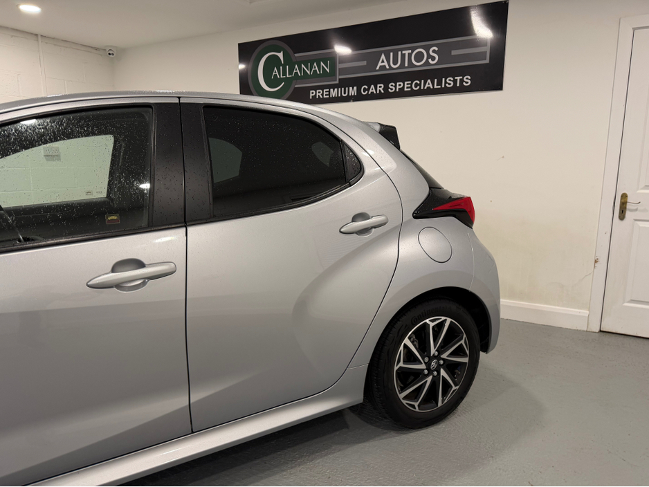 2022 Toyota Yaris 1.5L Hybrid For Sale Images