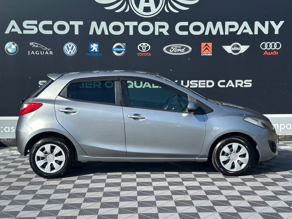 Mazda Demio 1.3 L Petrol Automatic — thumbnail 5