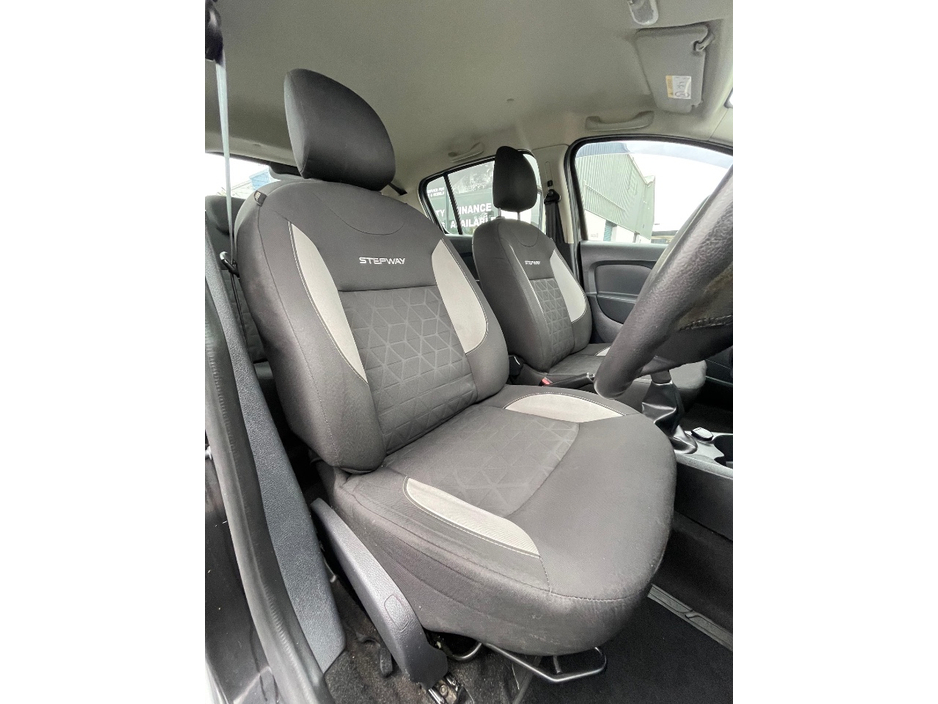 Dacia Sandero STEPWAY SIGNATURE TCE 90 4DR — thumbnail 6