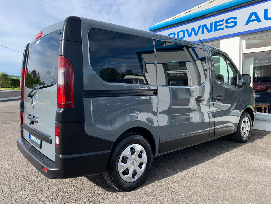 2023 Renault Trafic 2.0L Diesel For Sale Images