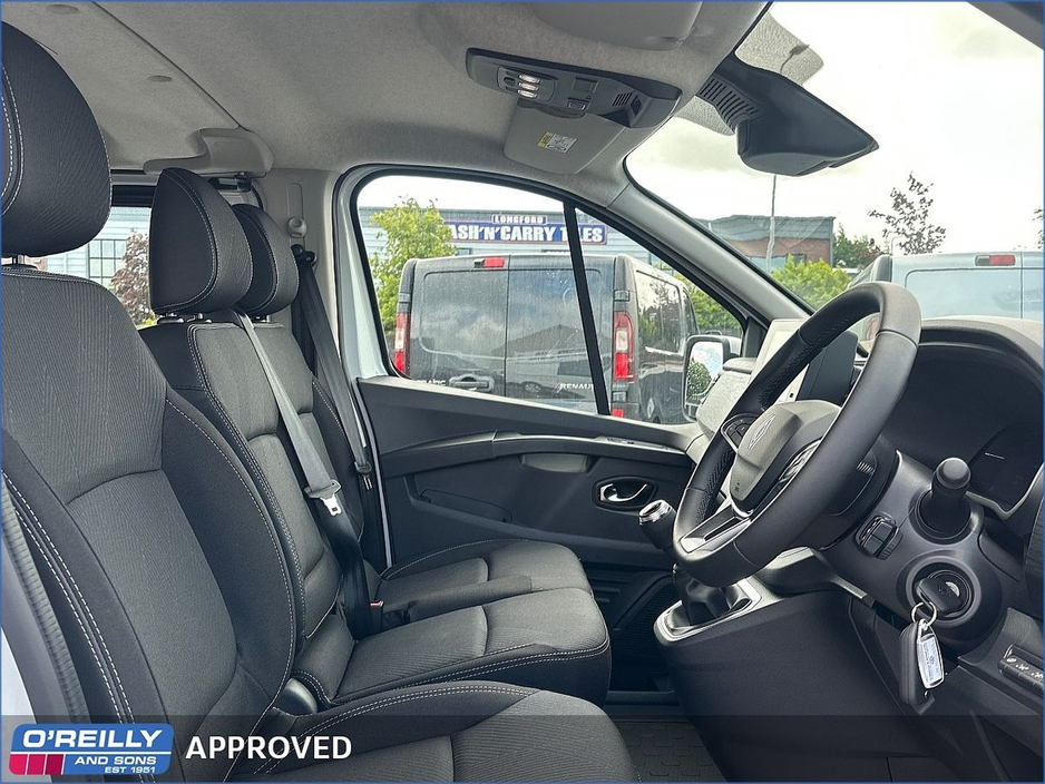 2025 Renault Trafic 2.0L Diesel For Sale Images