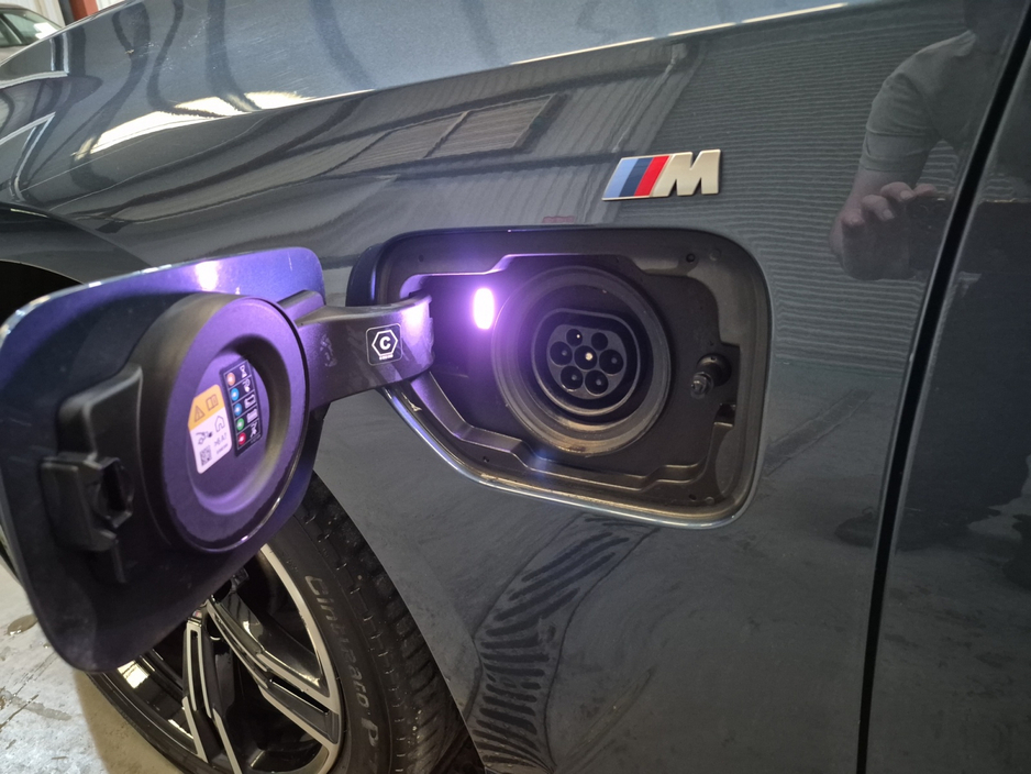 BMW 3 Series Estate 330E M Sport Hybrid — thumbnail 9