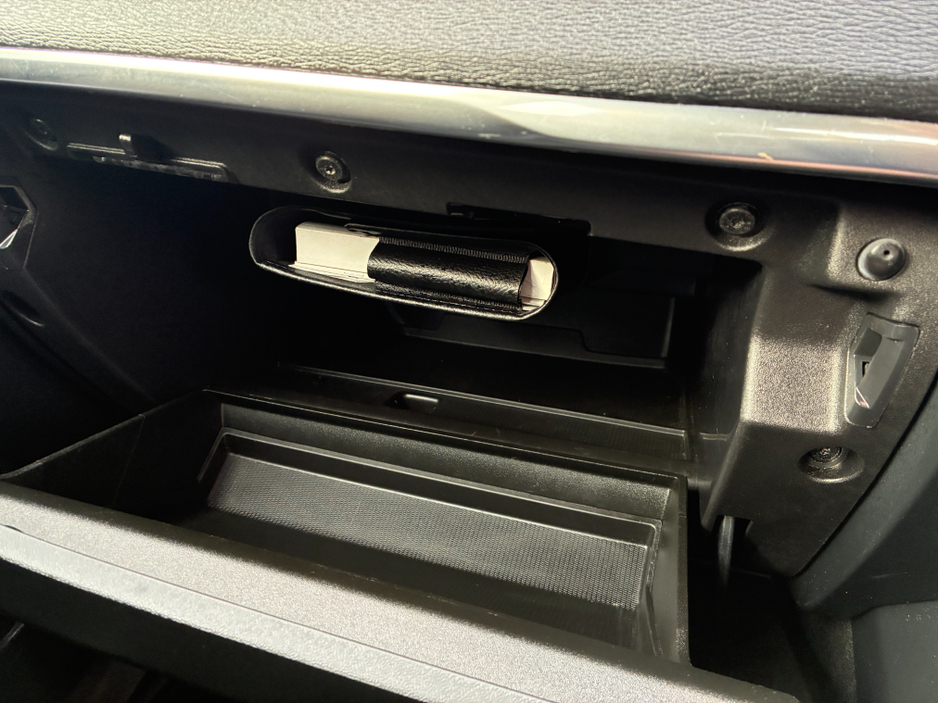 2018 Volvo V40 2L Diesel For Sale Images