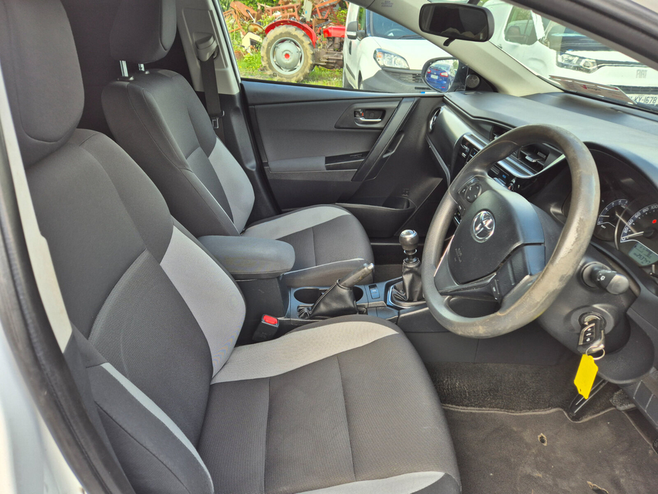 2017 Toyota Auris 1.4L Diesel For Sale Images