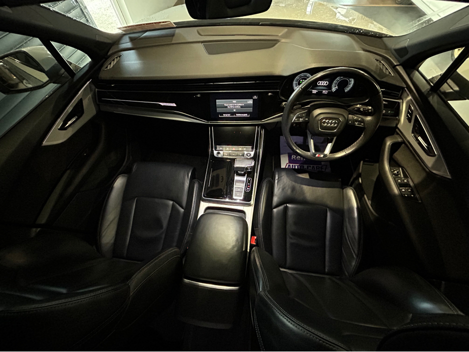 2020 Audi Q7 3L Petrol Plug-in Hybrid For Sale Images