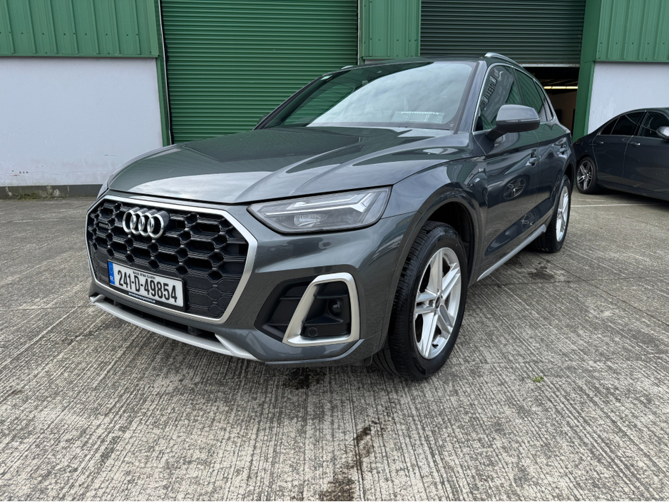 2024 Audi Q5 2L Petrol Plug-in Hybrid For Sale Images