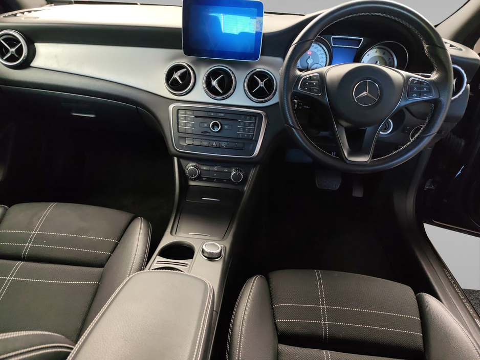 Mercedes-Benz GLA Class 1.6 Petrol Auto — thumbnail 9