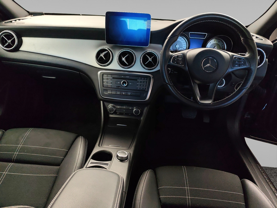 Mercedes-Benz GLA Class 1.6 Petrol Auto — thumbnail 10