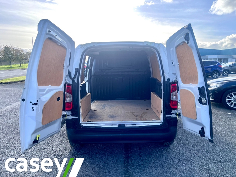 2023 Fiat Doblo 1.5L Diesel For Sale Images