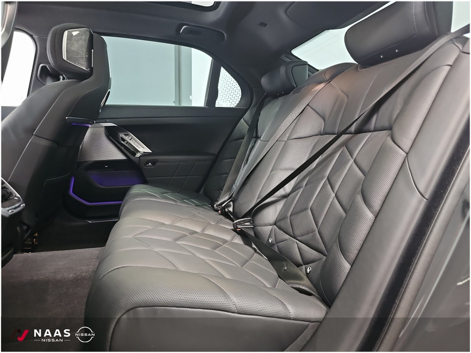 2025 BMW 7 Series 3L Petrol Plug-in Hybrid For Sale Images