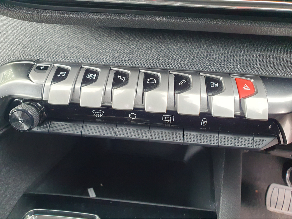 2022 Peugeot 3008 1.6L Petrol Plug-in Hybrid For Sale Images