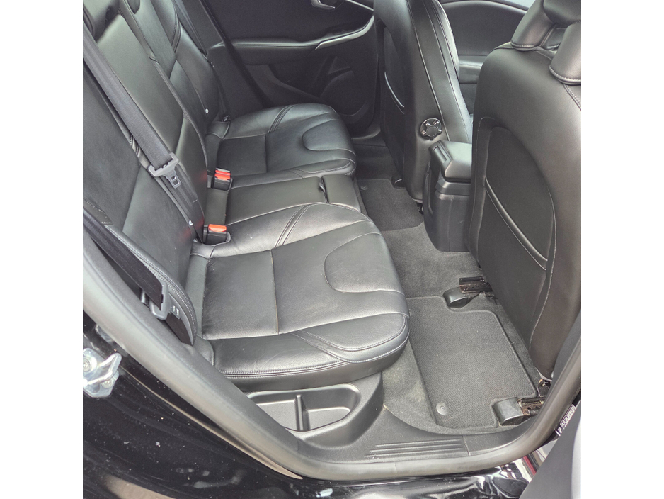 2016 Volvo V40 2L Petrol For Sale Images
