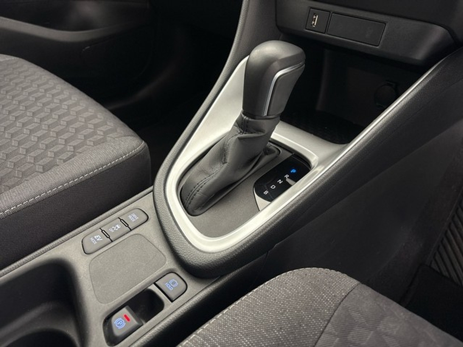 Toyota Yaris Luna Hybrid — thumbnail 16