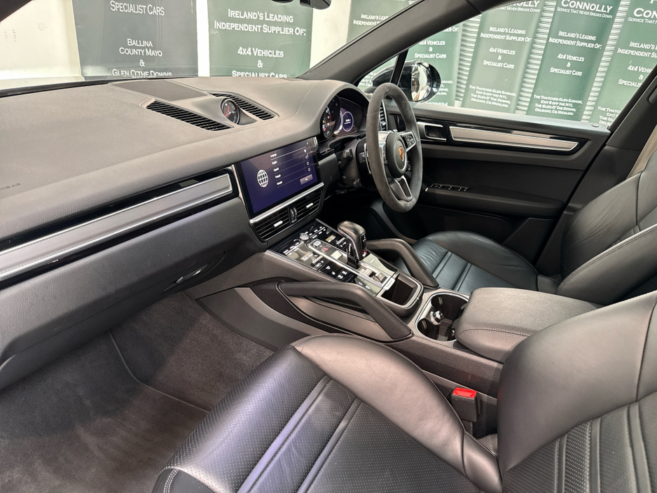 2022 Porsche Cayenne 3L Petrol Plug-in Hybrid For Sale Images