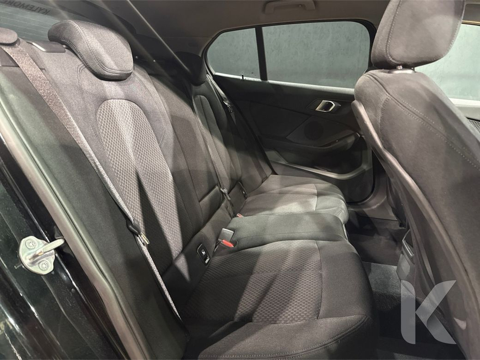 BMW 1 Series 118I 1.5 AUTOMATIC - NEW MODEL - FACTORY ALLOYS - DIGITAL DASH - REAR CAMERA — thumbnail 20