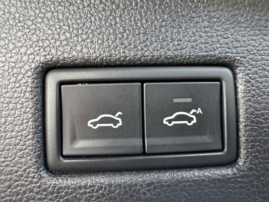 Audi A3 S-LINE//HATCHBACK//ONLY14,209KM — thumbnail 25
