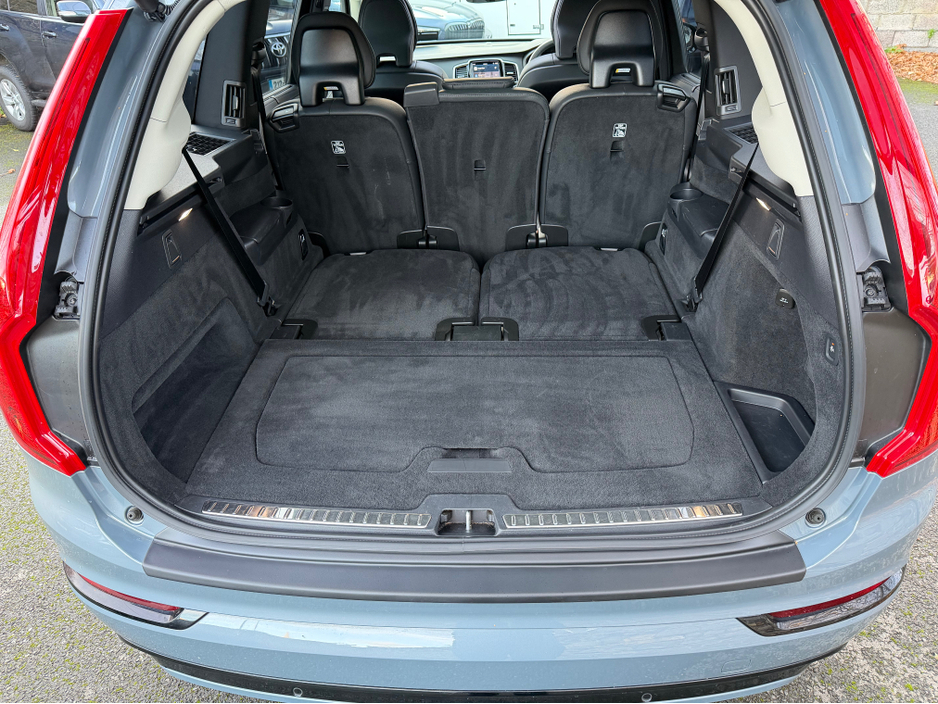 2023 Volvo XC90 2L Petrol Plug-in Hybrid For Sale Images