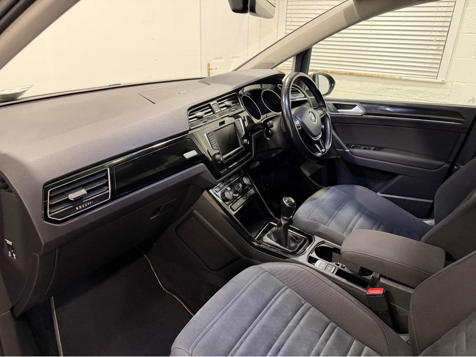 2017 Volkswagen Touran 1.6L Diesel For Sale Images