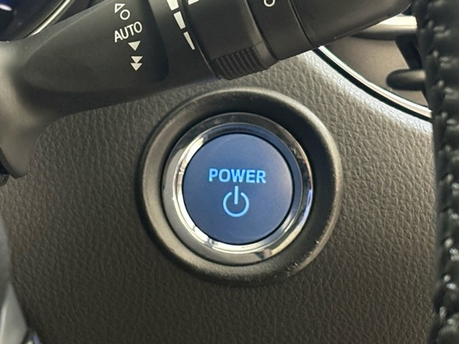 Toyota C-HR Hybrid Sol — thumbnail 19