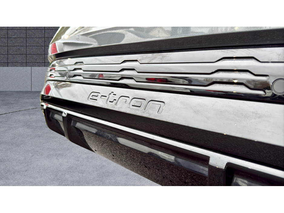 2024 Audi Q8 e-tron 0.9L Electric For Sale Images