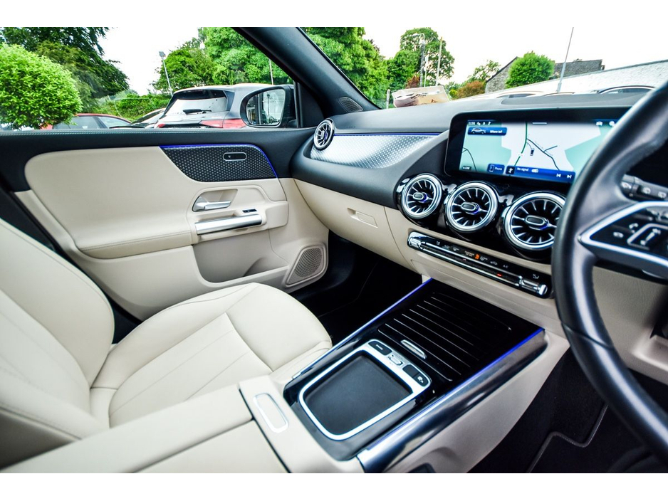 Mercedes-Benz GLA Class 200d Progressive Night Pack Auto — thumbnail 12