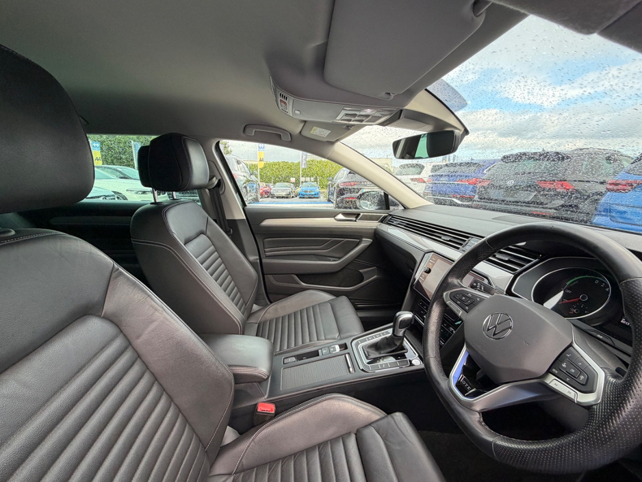 2022 Volkswagen Passat 1.4L Hybrid For Sale Images