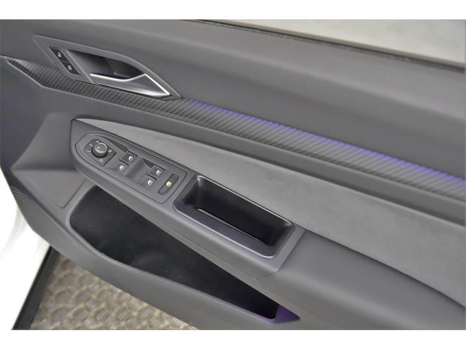 Volkswagen Golf 1.0ETSI DSG R-LINE MK8 MILD-HYBRID *HUP*HALF LEATHER SPORT SEATS* — thumbnail 25