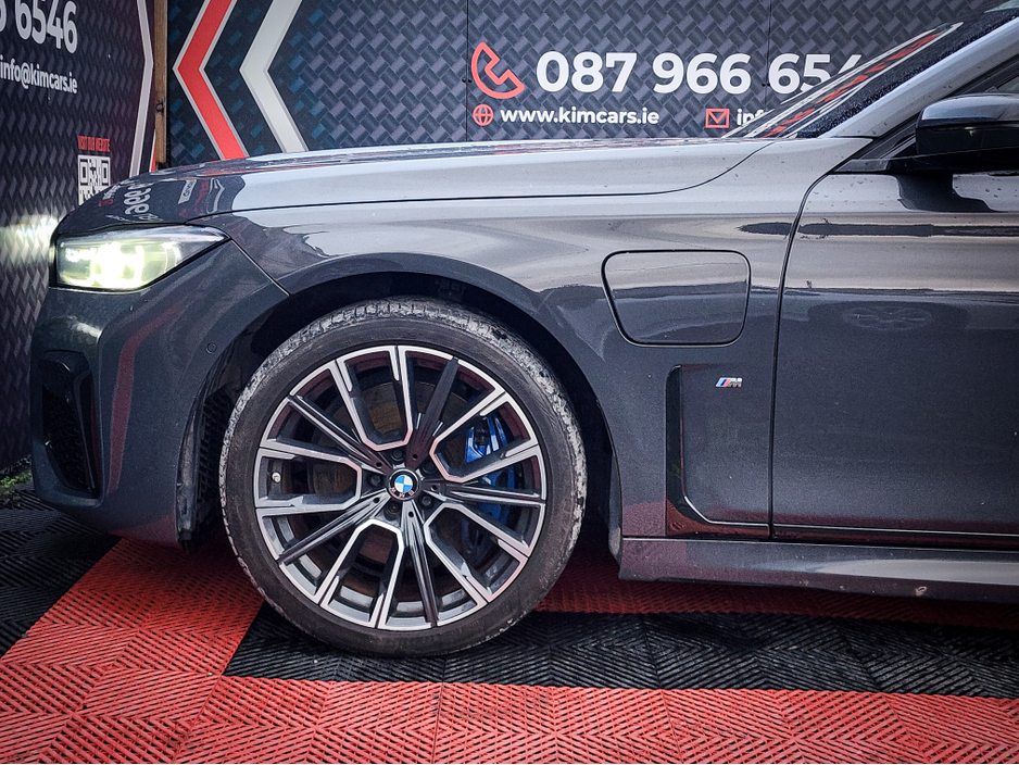 2021 BMW 7 Series 3L Petrol Plug-in Hybrid For Sale Images